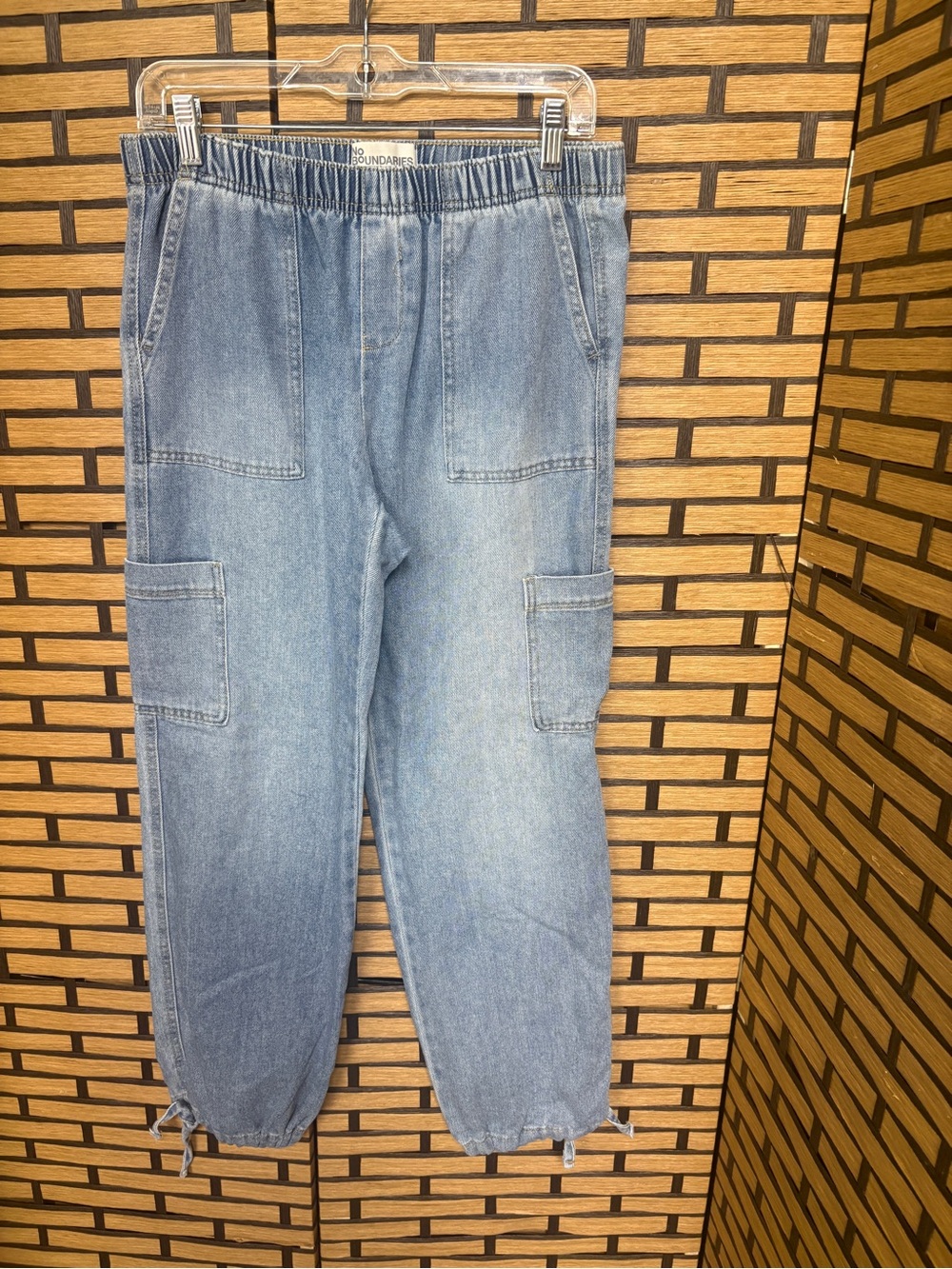 No boundaries pull on cargo jeans size small